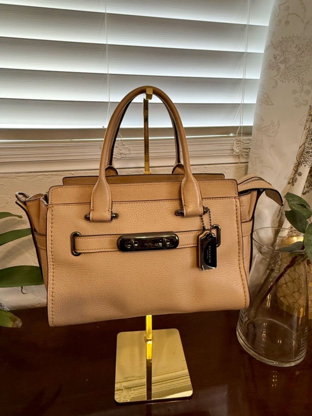 Coach Swagger 27 Carryall Pebble Leather Blush Nude Satchel Turnlock 87295